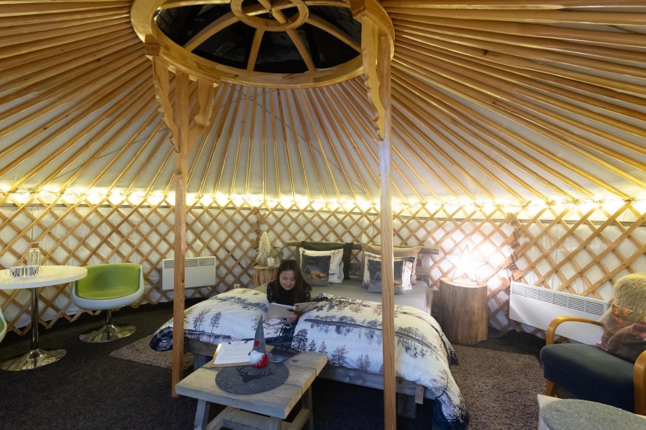 מלון רובניימי Yurt District מראה חיצוני תמונה