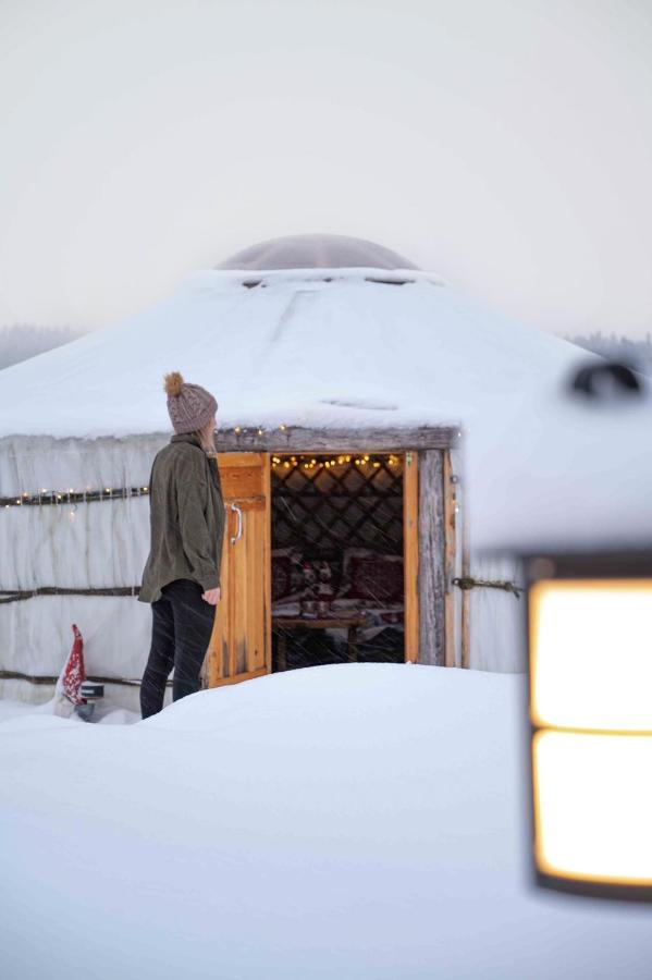 מלון רובניימי Yurt District מראה חיצוני תמונה